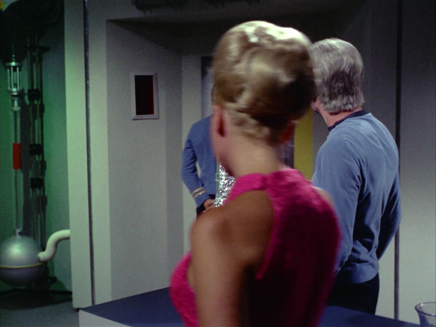 ariane179254_StarTrek_2x12_TheDeadlyYears_1590.jpg