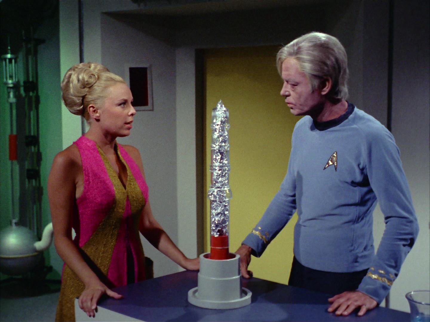 ariane179254_StarTrek_2x12_TheDeadlyYears_1598.jpg