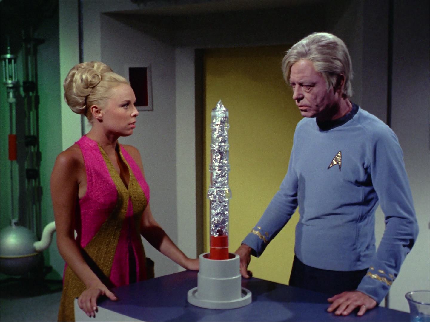 ariane179254_StarTrek_2x12_TheDeadlyYears_1599.jpg