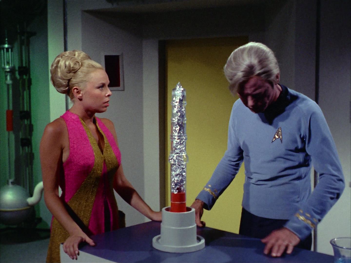 ariane179254_StarTrek_2x12_TheDeadlyYears_1600.jpg