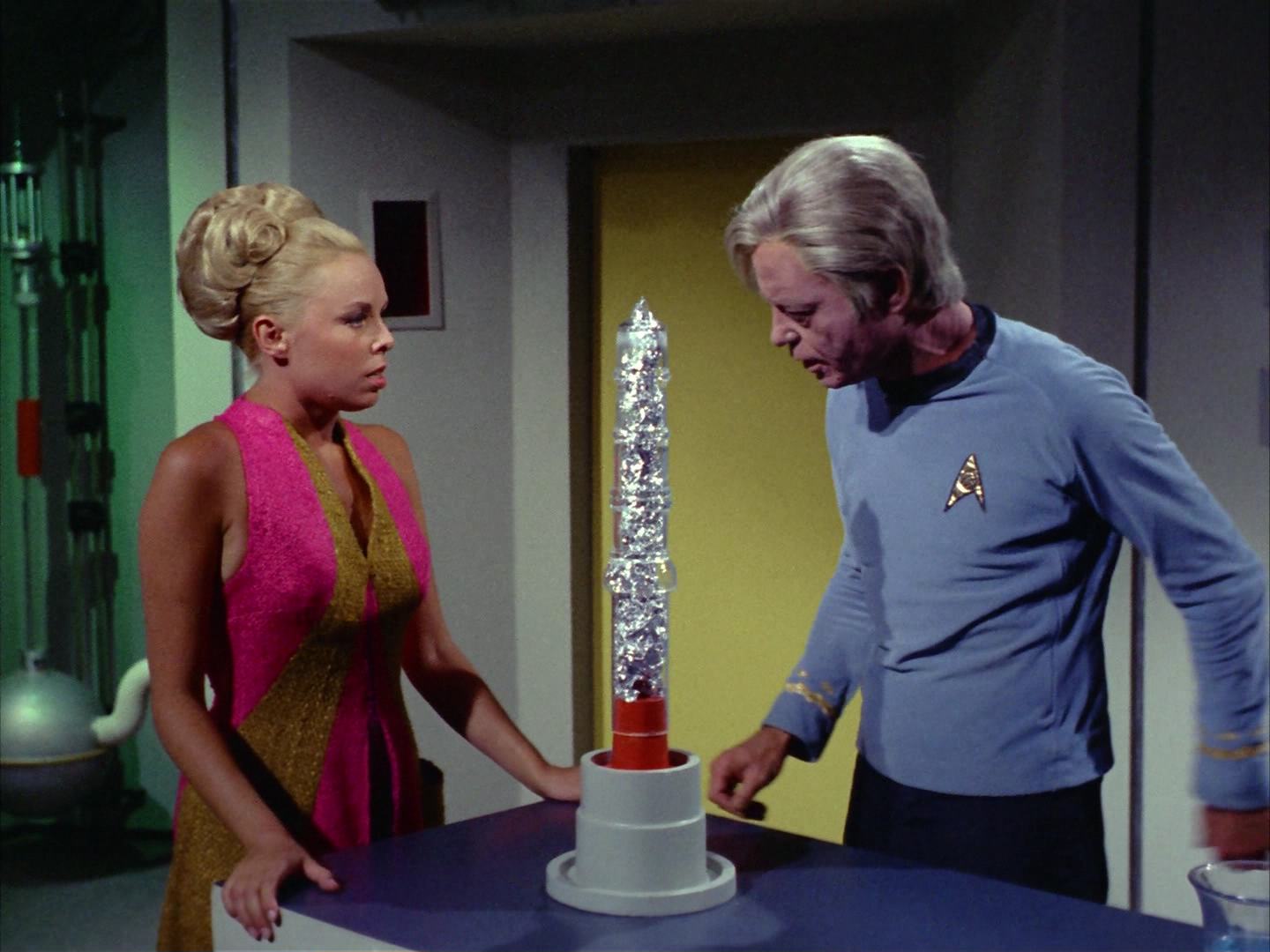 ariane179254_StarTrek_2x12_TheDeadlyYears_1601.jpg