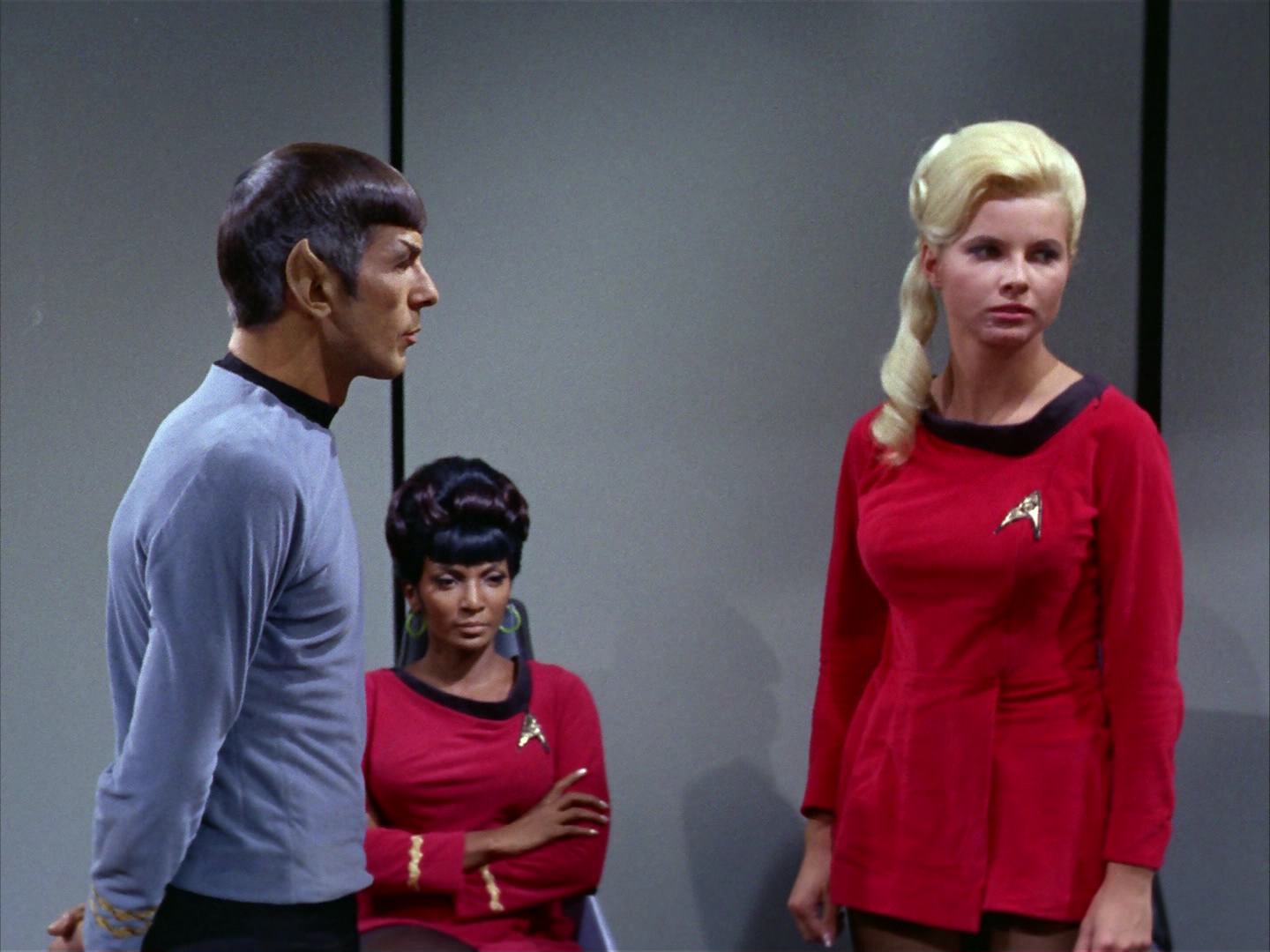 ariane179254_StarTrek_2x12_TheDeadlyYears_2000.jpg
