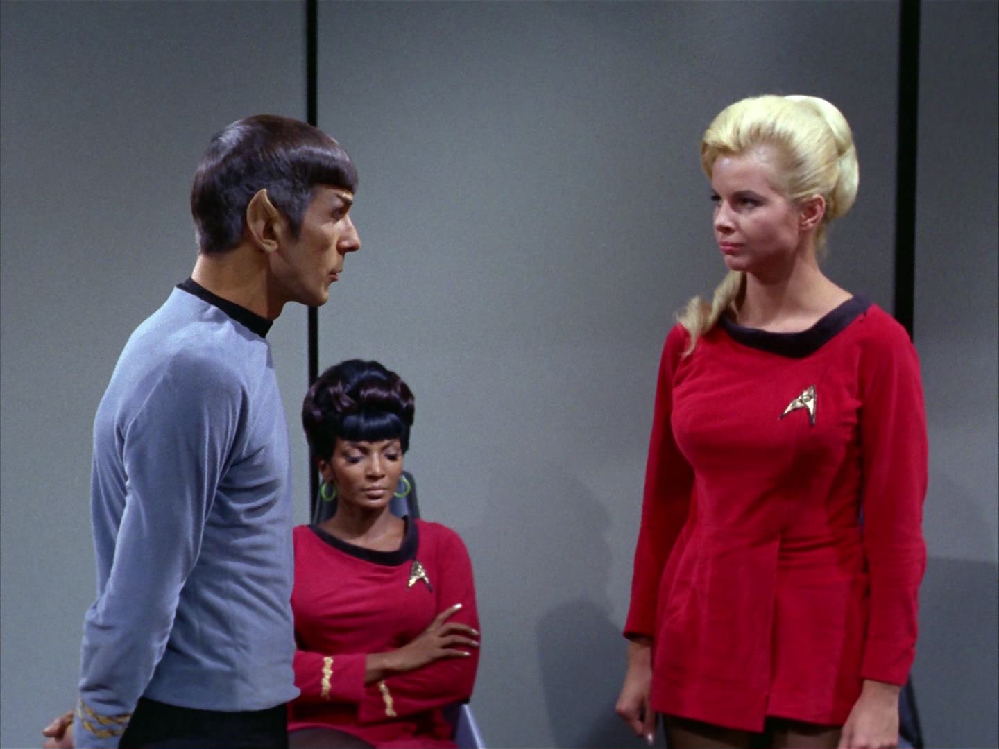 ariane179254_StarTrek_2x12_TheDeadlyYears_2006.jpg