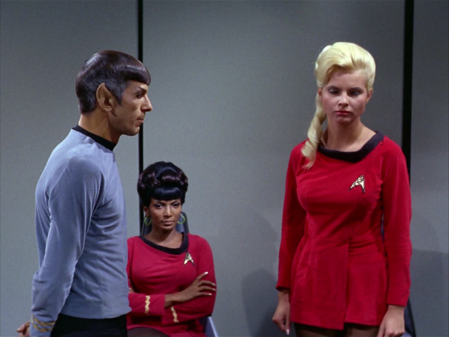 ariane179254_StarTrek_2x12_TheDeadlyYears_2015.jpg
