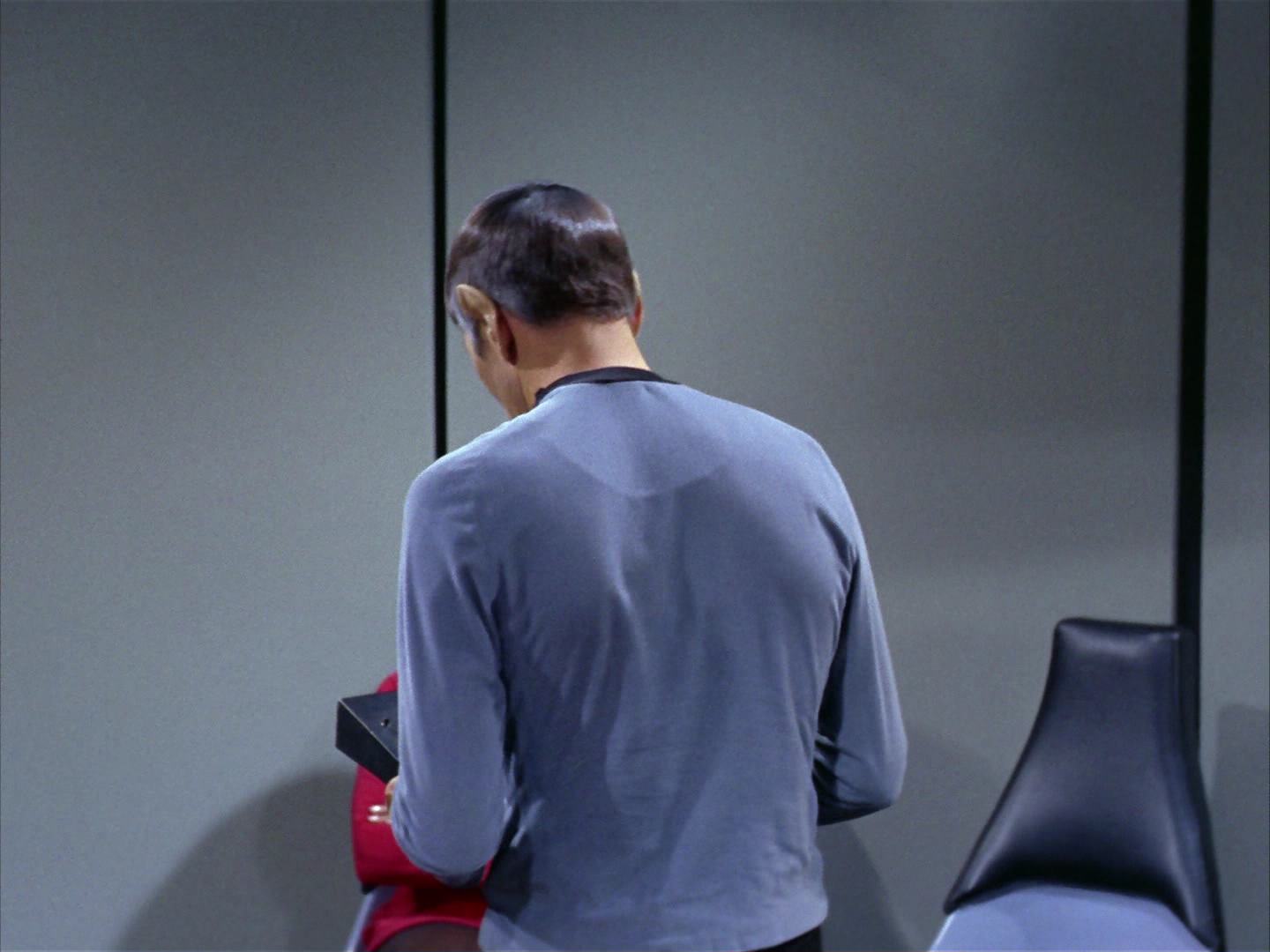 ariane179254_StarTrek_2x12_TheDeadlyYears_2027.jpg