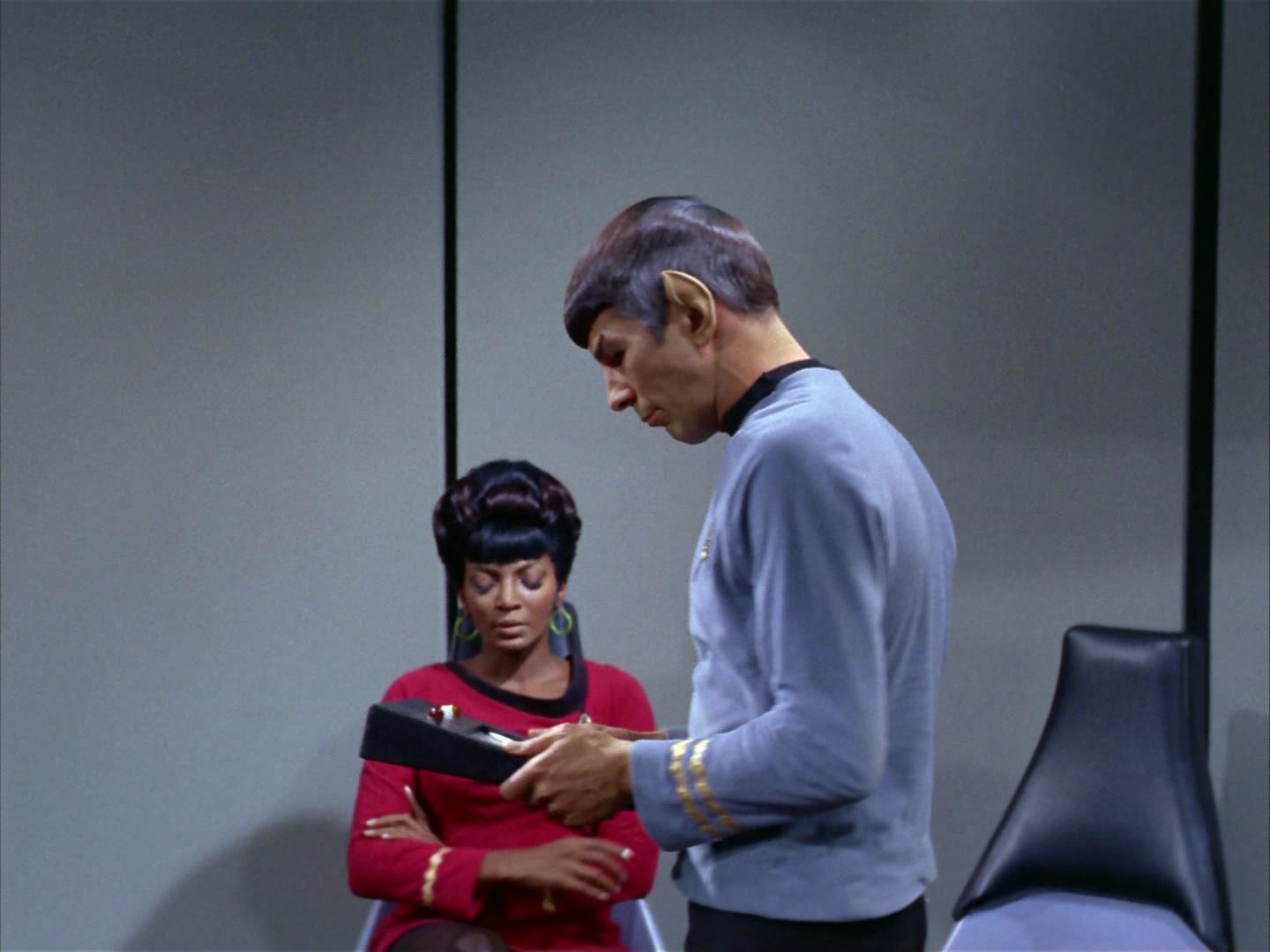 ariane179254_StarTrek_2x12_TheDeadlyYears_2028.jpg