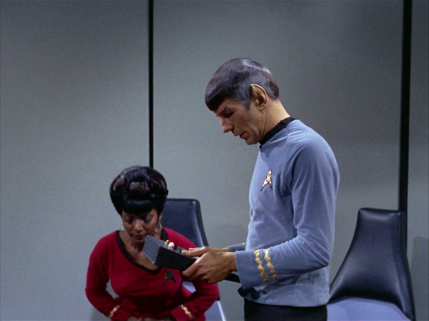 ariane179254_StarTrek_2x12_TheDeadlyYears_2029.jpg