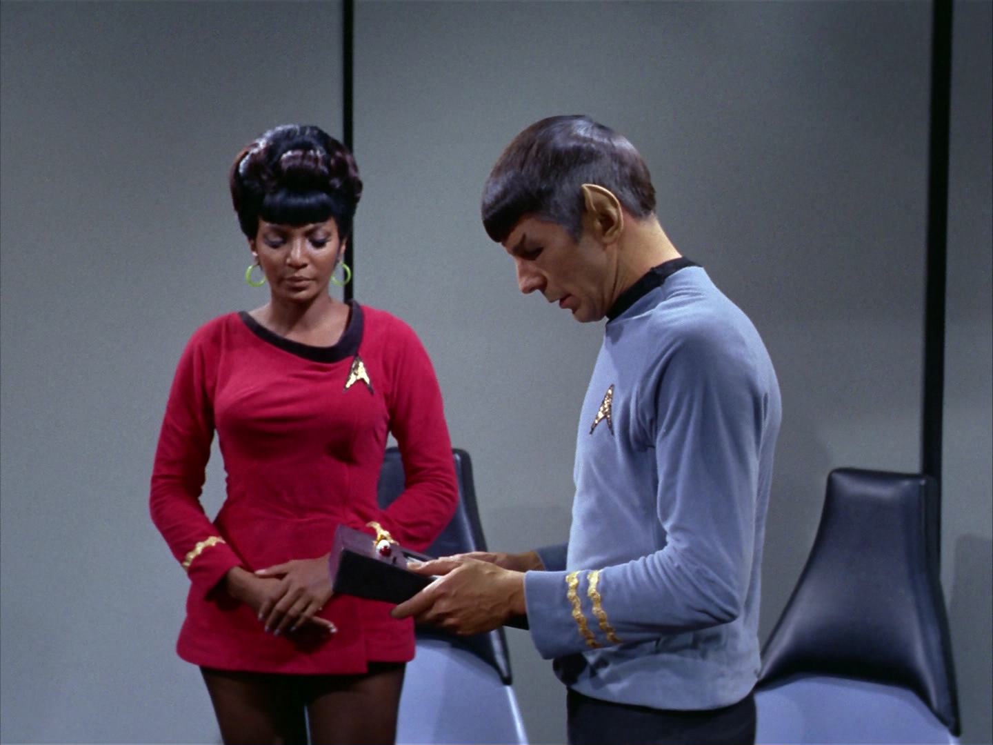 ariane179254_StarTrek_2x12_TheDeadlyYears_2030.jpg