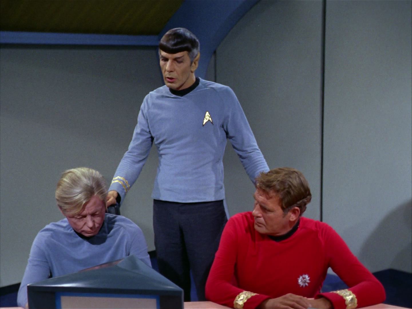 ariane179254_StarTrek_2x12_TheDeadlyYears_2087.jpg