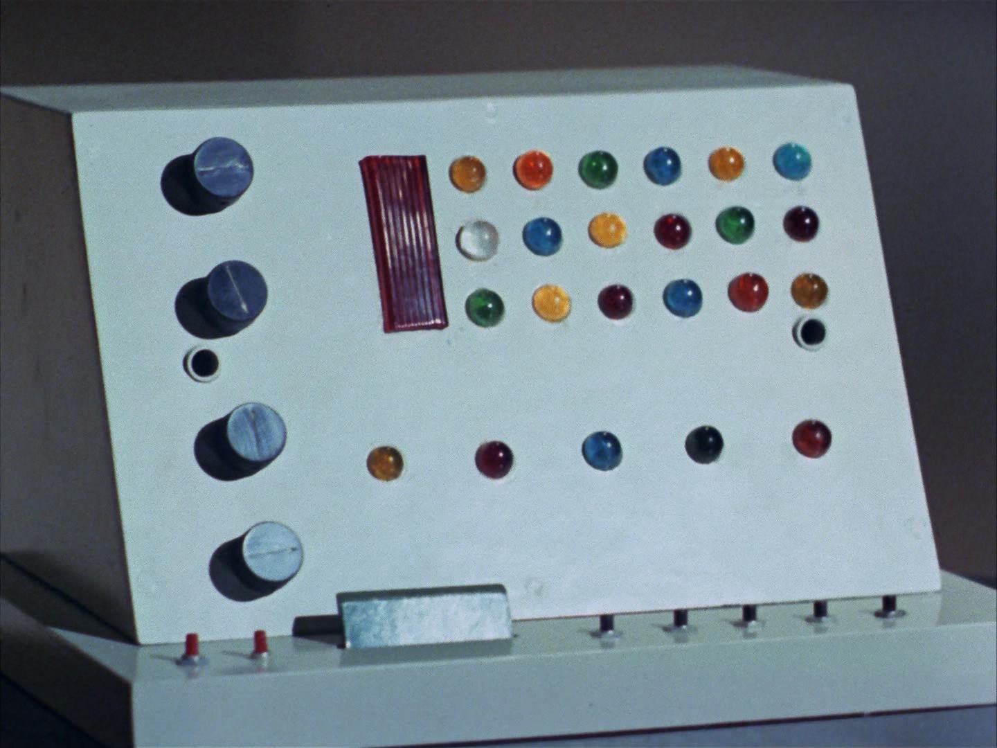 ariane179254_StarTrek_2x12_TheDeadlyYears_2116.jpg