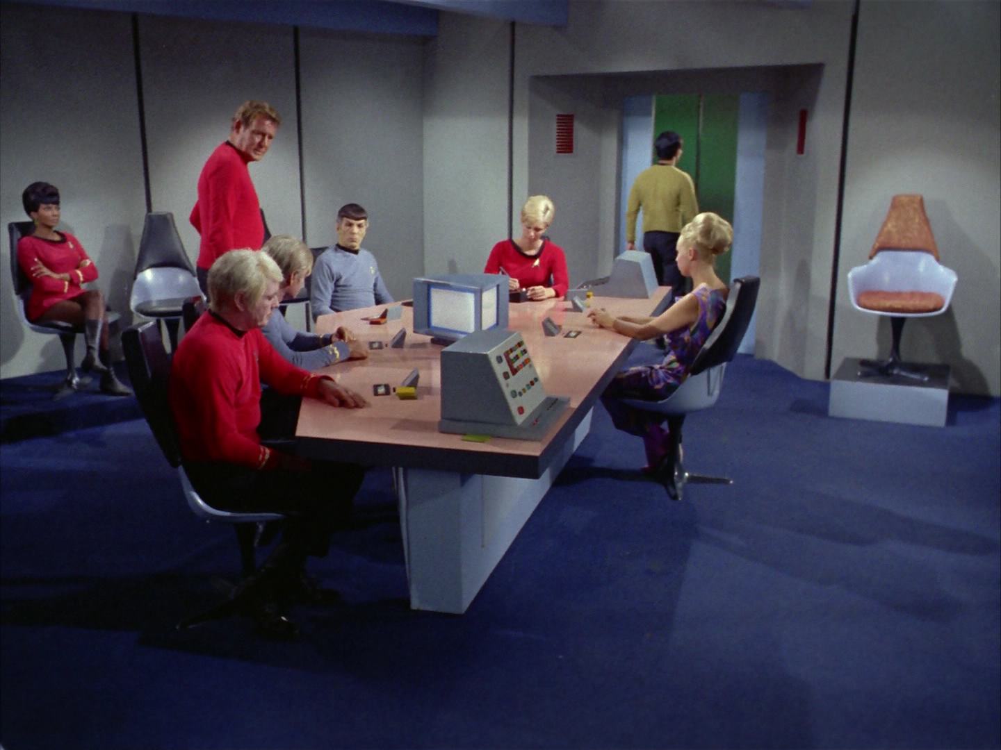 ariane179254_StarTrek_2x12_TheDeadlyYears_2502.jpg