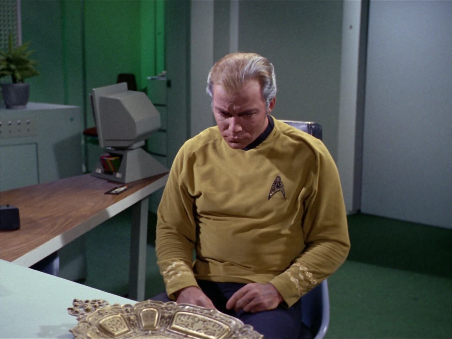 ariane179254_StarTrek_2x12_TheDeadlyYears_2504.jpg