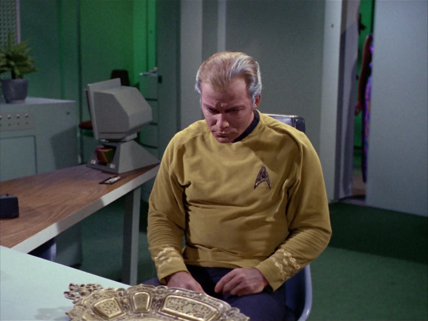 ariane179254_StarTrek_2x12_TheDeadlyYears_2505.jpg