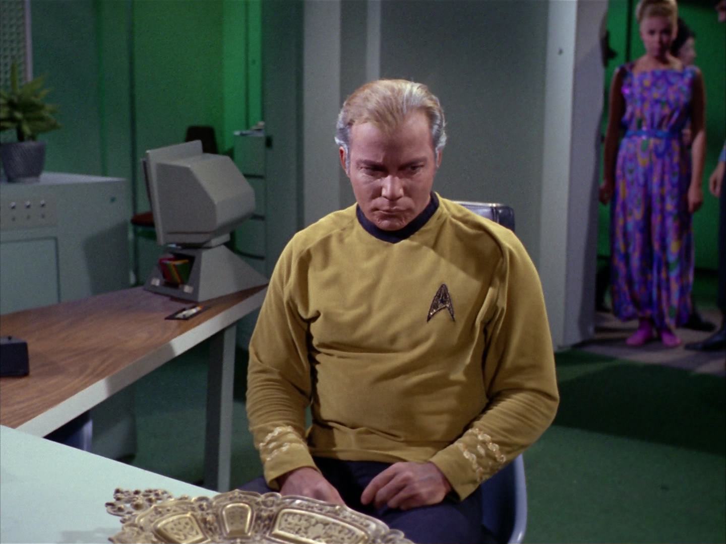 ariane179254_StarTrek_2x12_TheDeadlyYears_2506.jpg