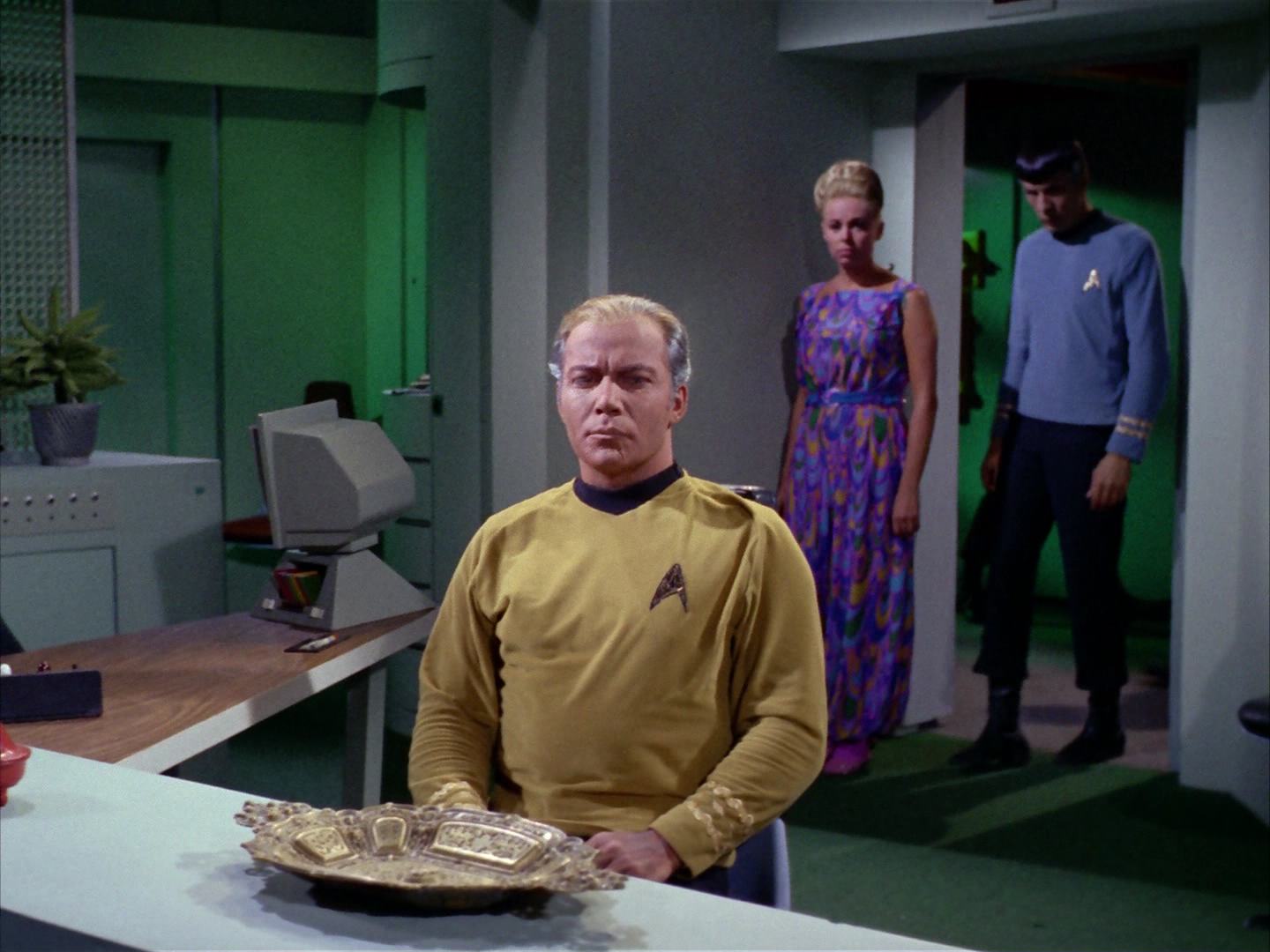 ariane179254_StarTrek_2x12_TheDeadlyYears_2511.jpg