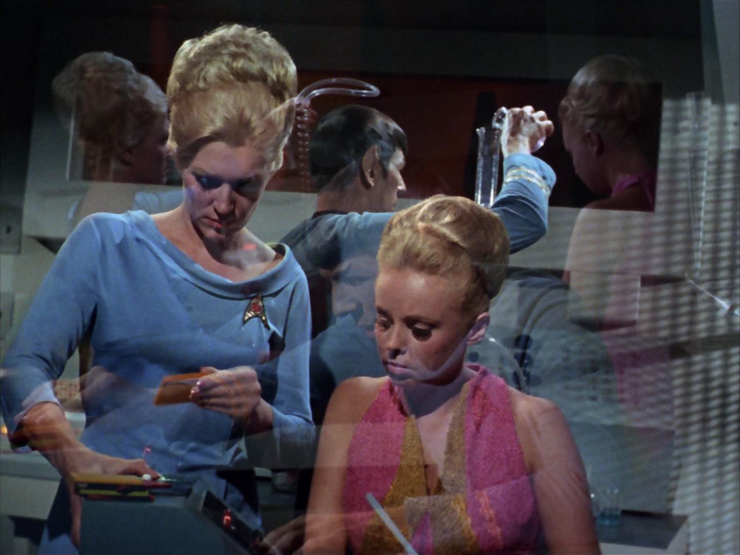 ariane179254_StarTrek_2x12_TheDeadlyYears_2864.jpg