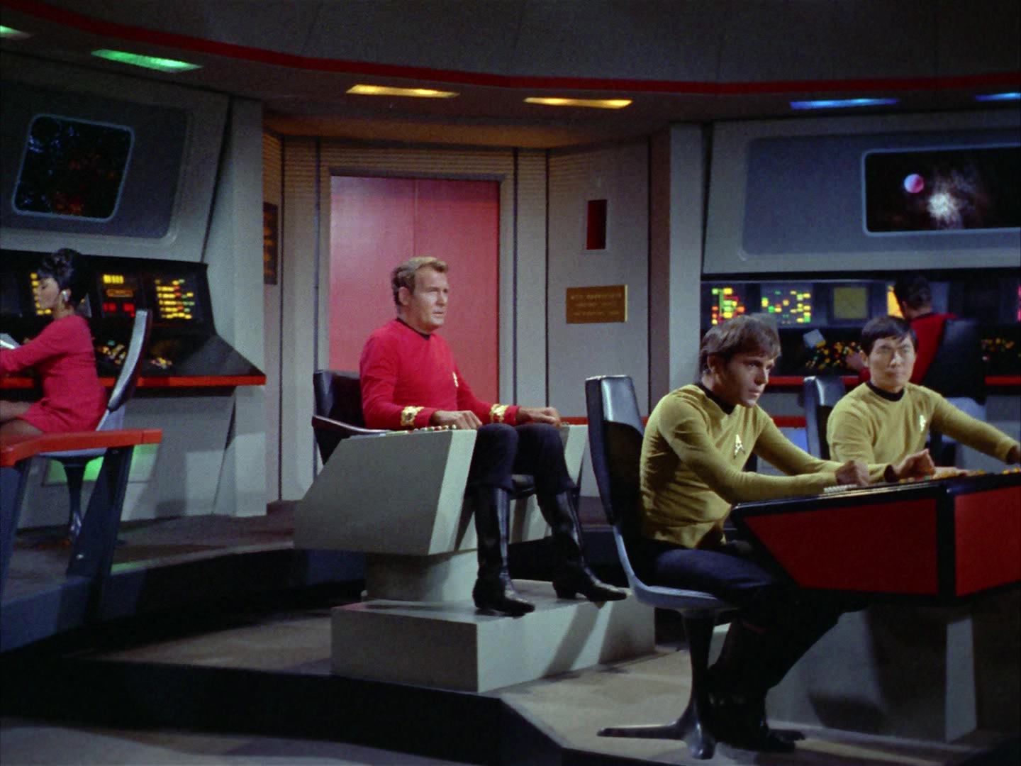 ariane179254_StarTrek_2x12_TheDeadlyYears_2879.jpg