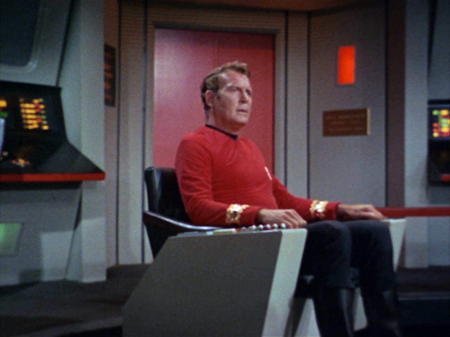 ariane179254_StarTrek_2x12_TheDeadlyYears_2908.jpg