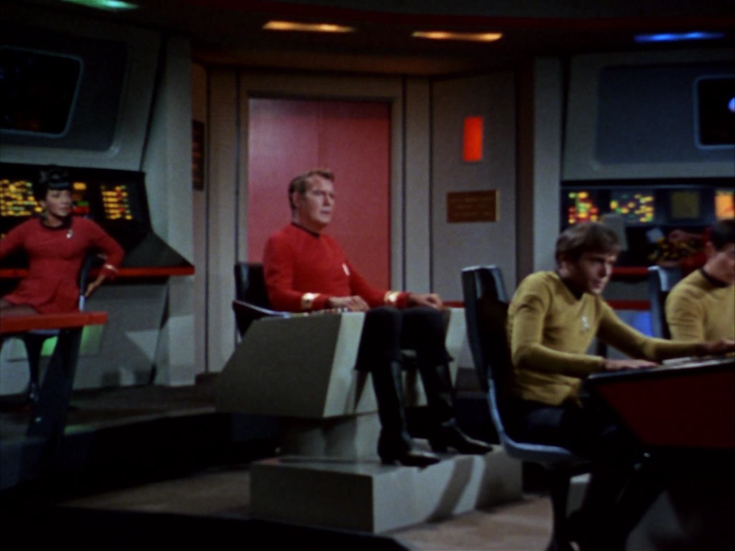 ariane179254_StarTrek_2x12_TheDeadlyYears_2912.jpg