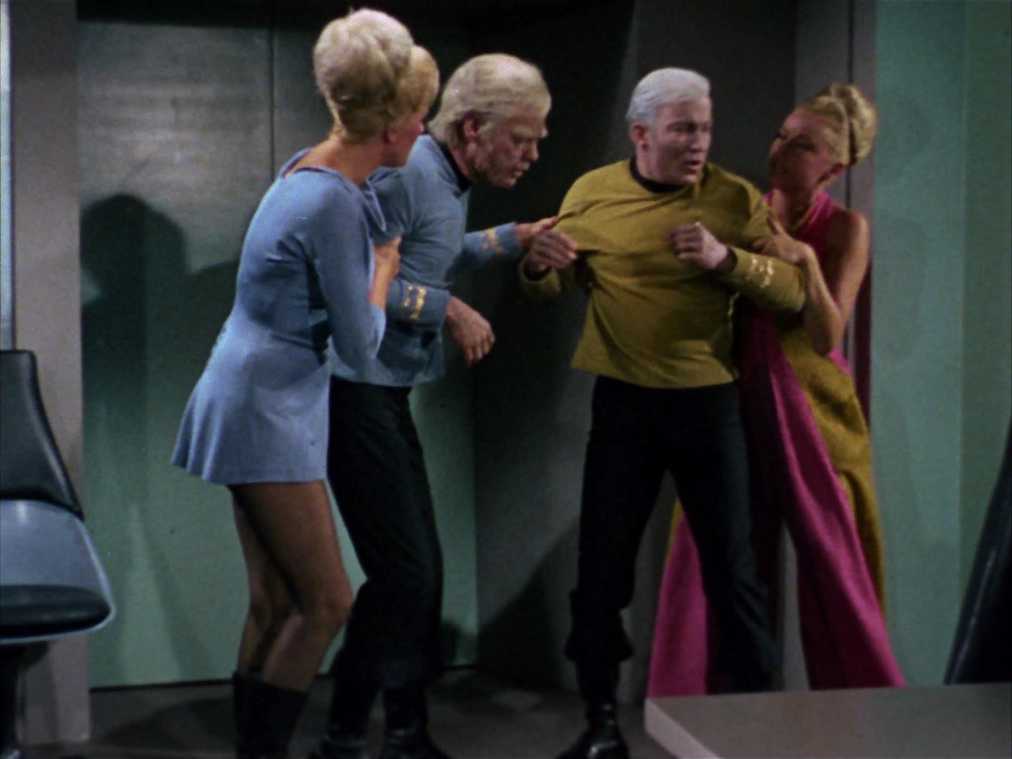 ariane179254_StarTrek_2x12_TheDeadlyYears_2934.jpg