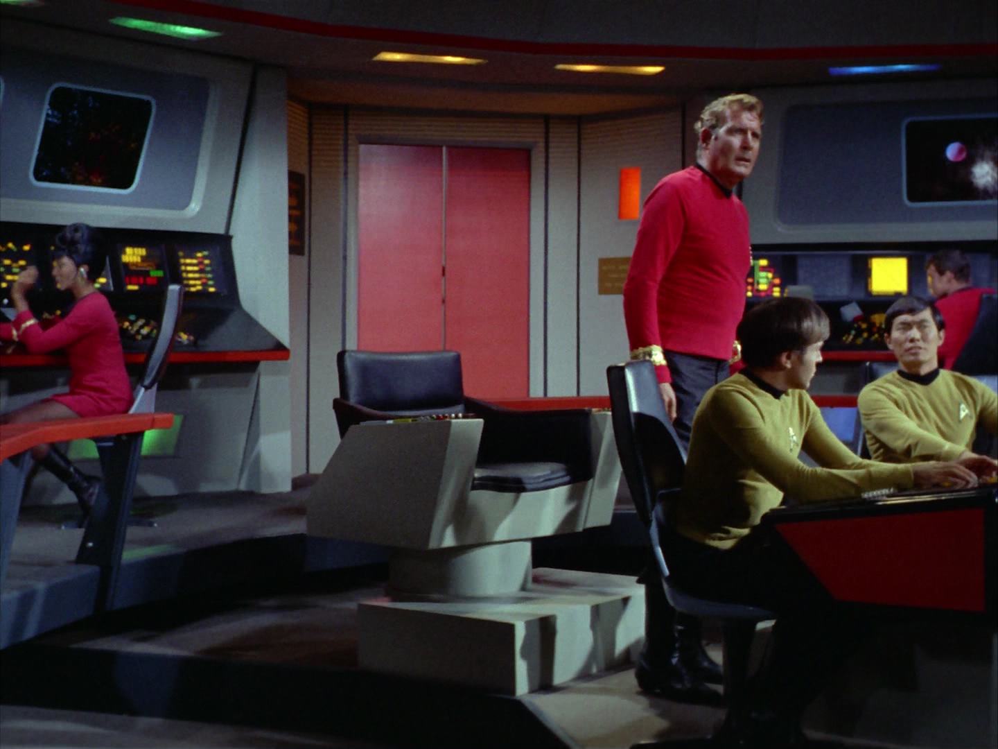 ariane179254_StarTrek_2x12_TheDeadlyYears_2956.jpg