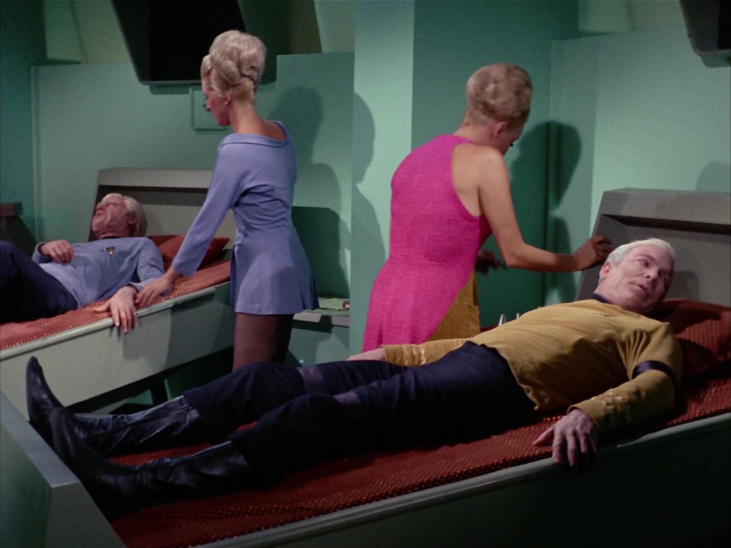 ariane179254_StarTrek_2x12_TheDeadlyYears_2967.jpg
