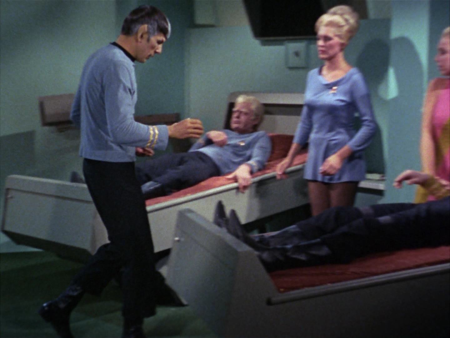 ariane179254_StarTrek_2x12_TheDeadlyYears_2991.jpg