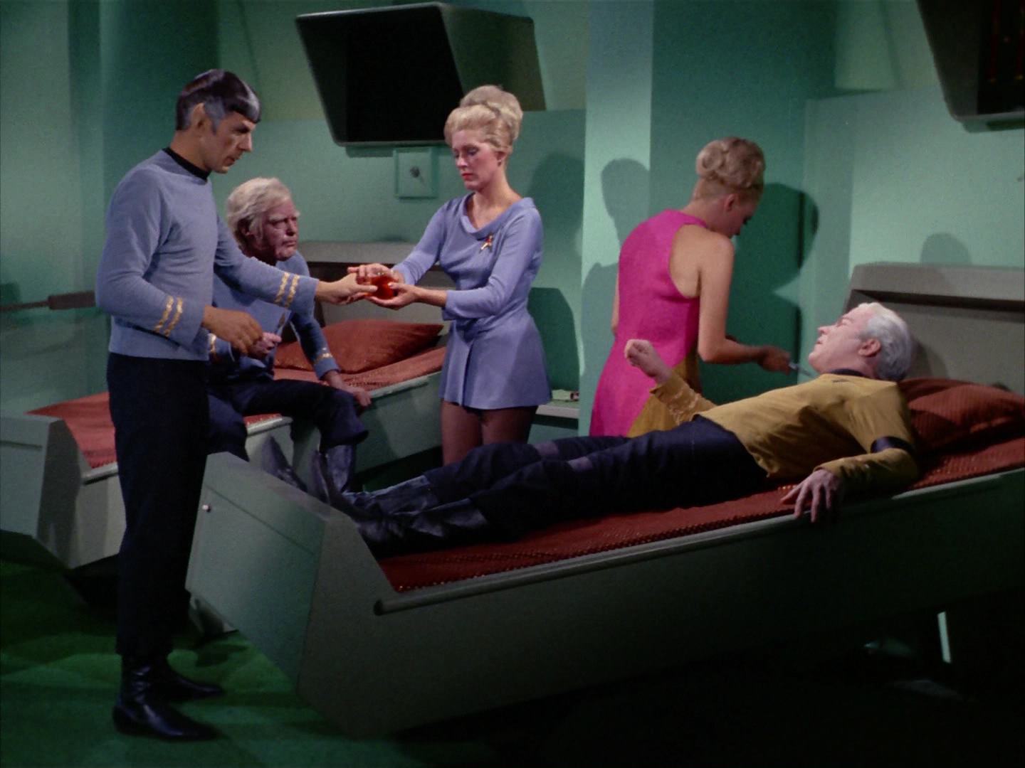ariane179254_StarTrek_2x12_TheDeadlyYears_3036.jpg