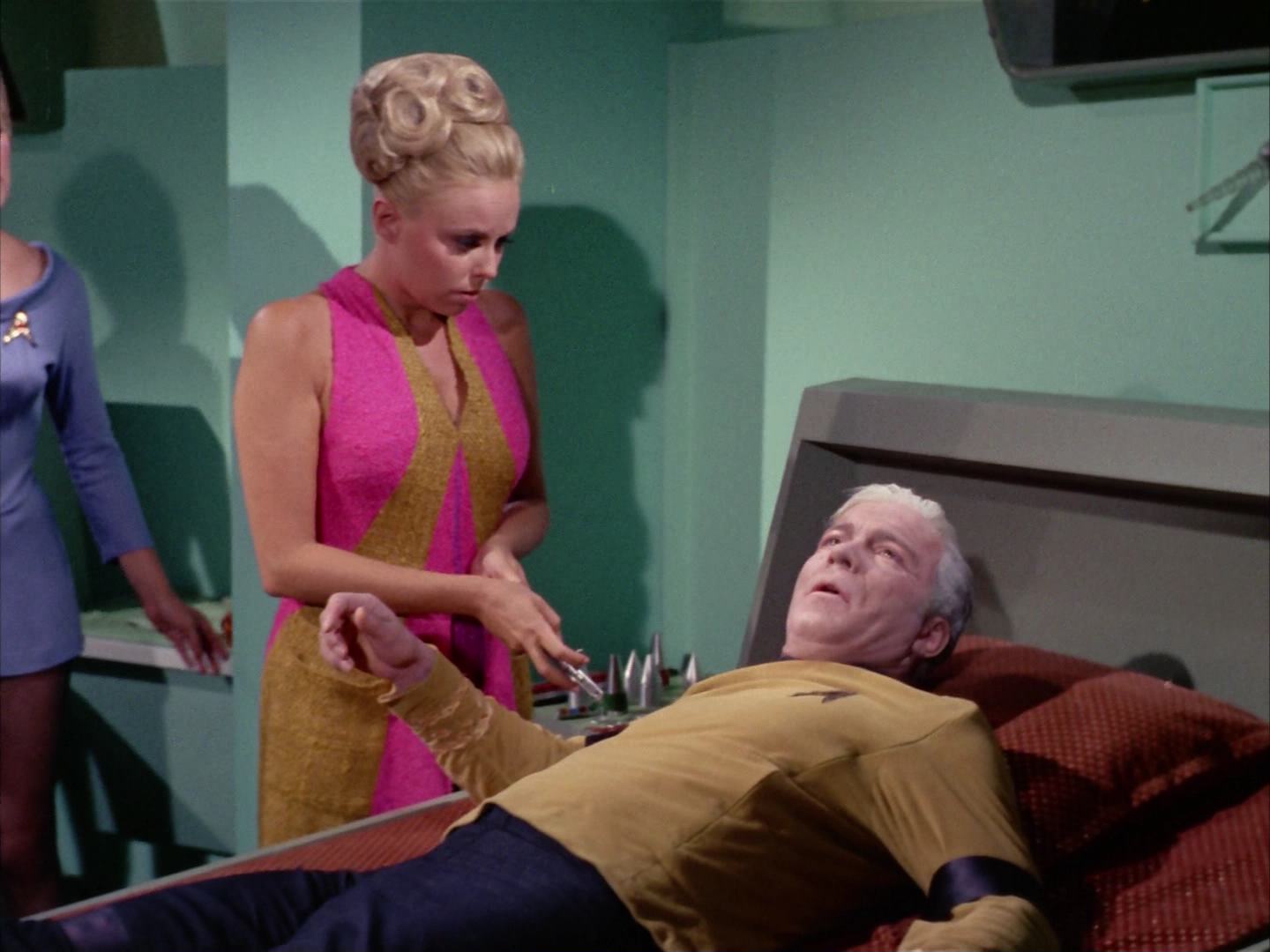 ariane179254_StarTrek_2x12_TheDeadlyYears_3042.jpg