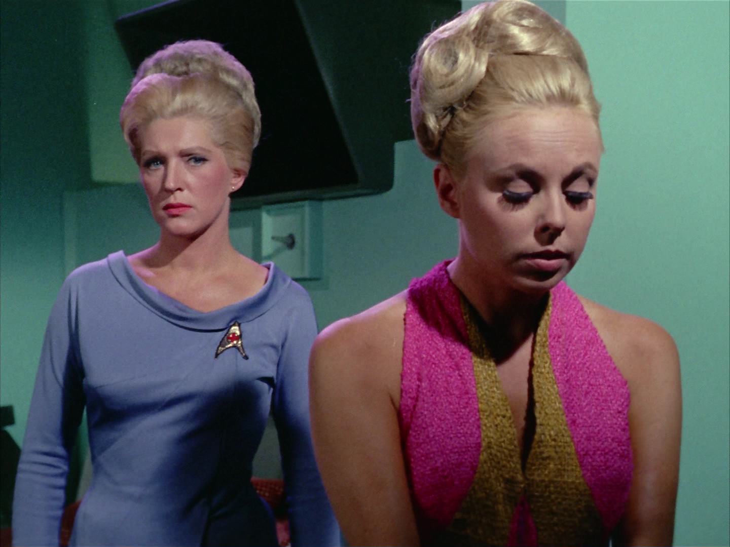 ariane179254_StarTrek_2x12_TheDeadlyYears_3046.jpg