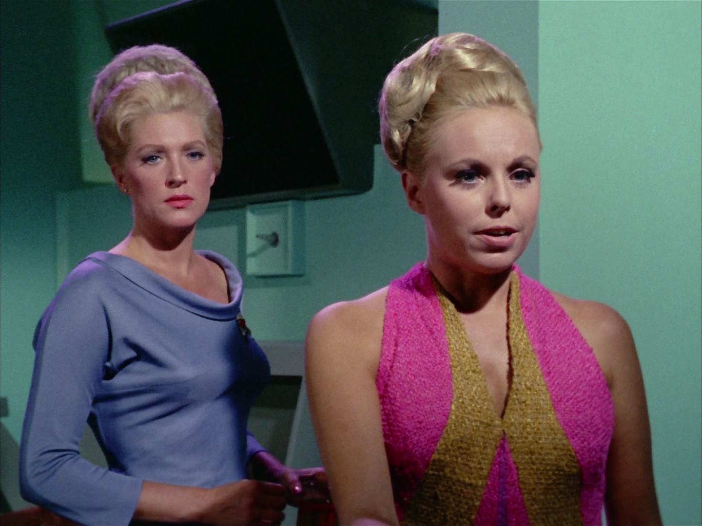 ariane179254_StarTrek_2x12_TheDeadlyYears_3088.jpg