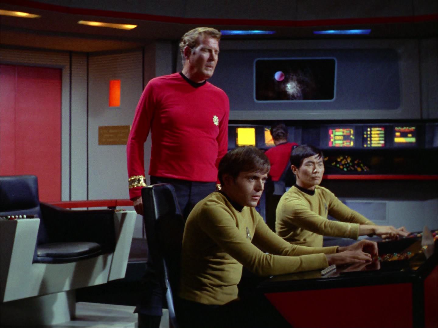 ariane179254_StarTrek_2x12_TheDeadlyYears_3094.jpg