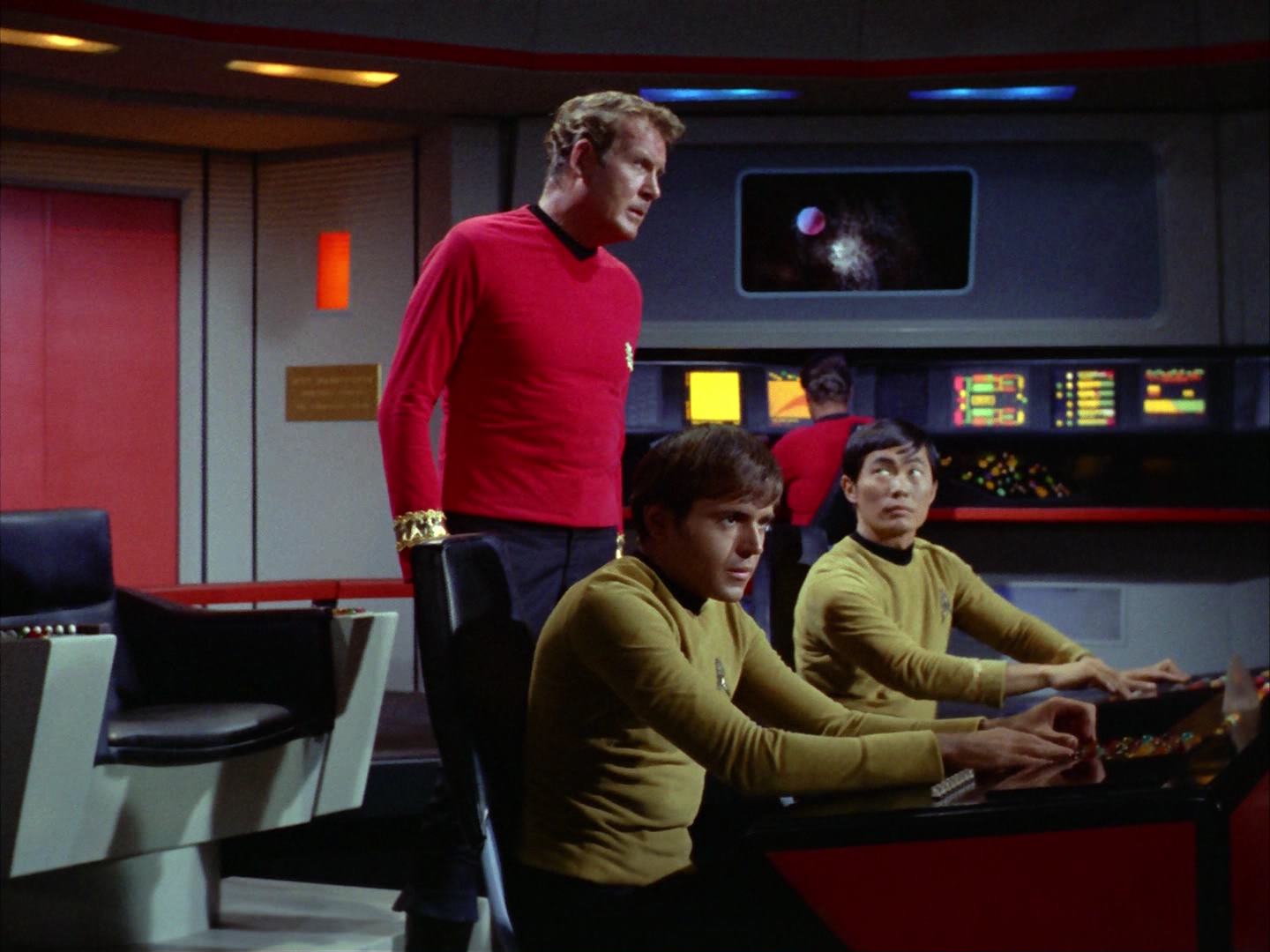 ariane179254_StarTrek_2x12_TheDeadlyYears_3096.jpg