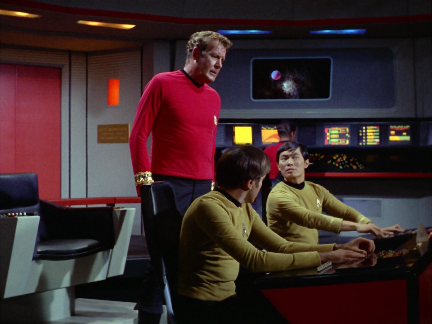 ariane179254_StarTrek_2x12_TheDeadlyYears_3098.jpg