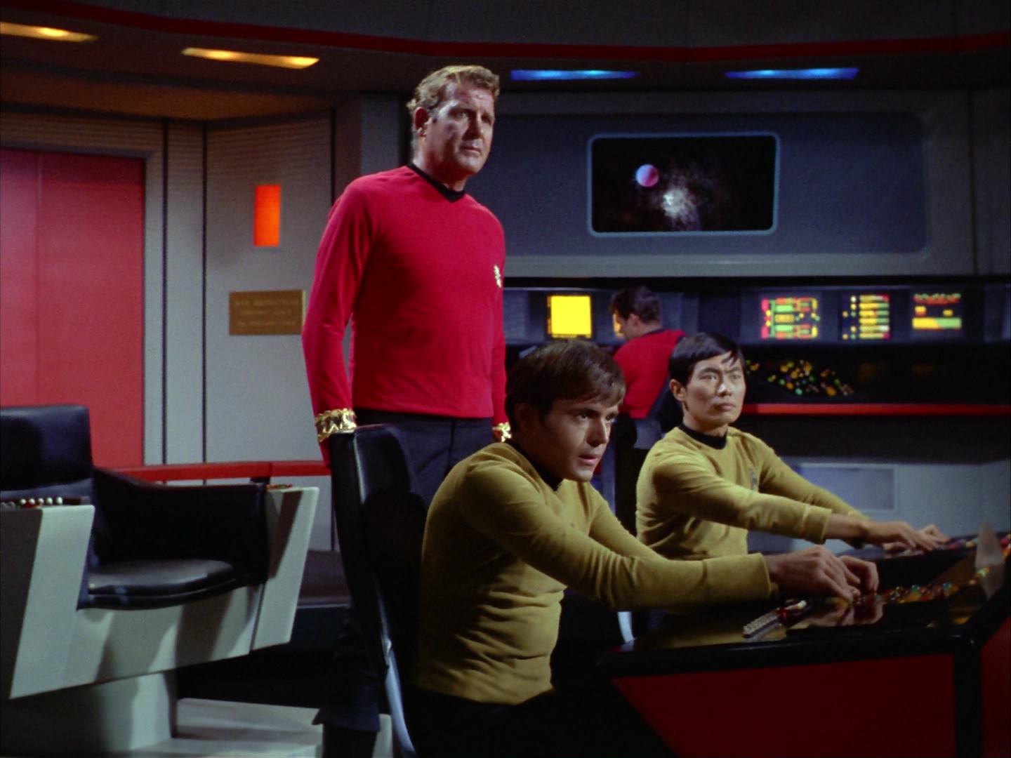 ariane179254_StarTrek_2x12_TheDeadlyYears_3105.jpg