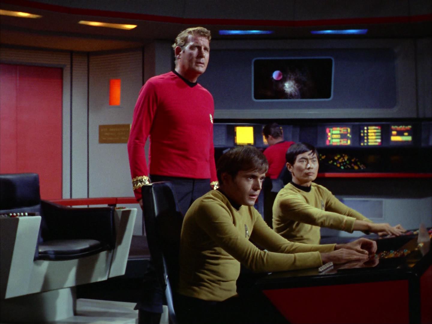 ariane179254_StarTrek_2x12_TheDeadlyYears_3106.jpg