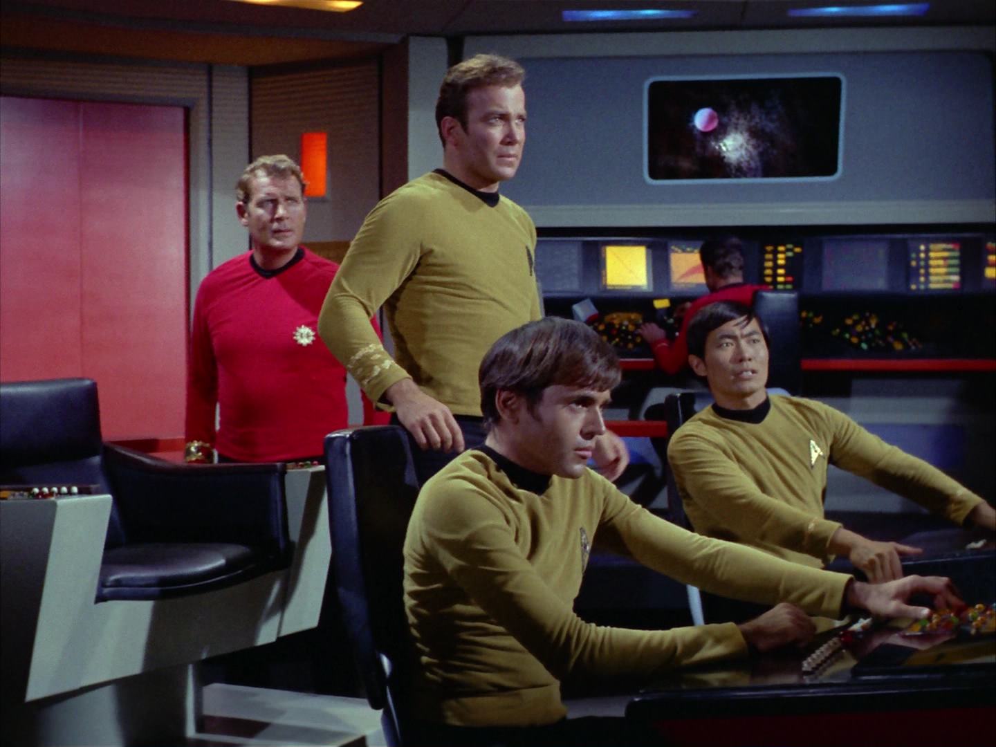 ariane179254_StarTrek_2x12_TheDeadlyYears_3145.jpg