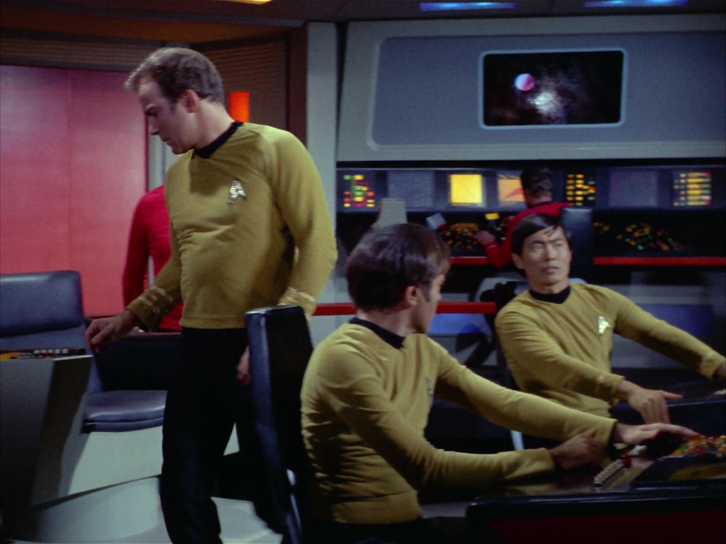ariane179254_StarTrek_2x12_TheDeadlyYears_3147.jpg