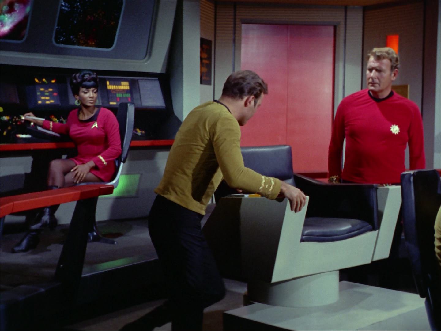 ariane179254_StarTrek_2x12_TheDeadlyYears_3158.jpg