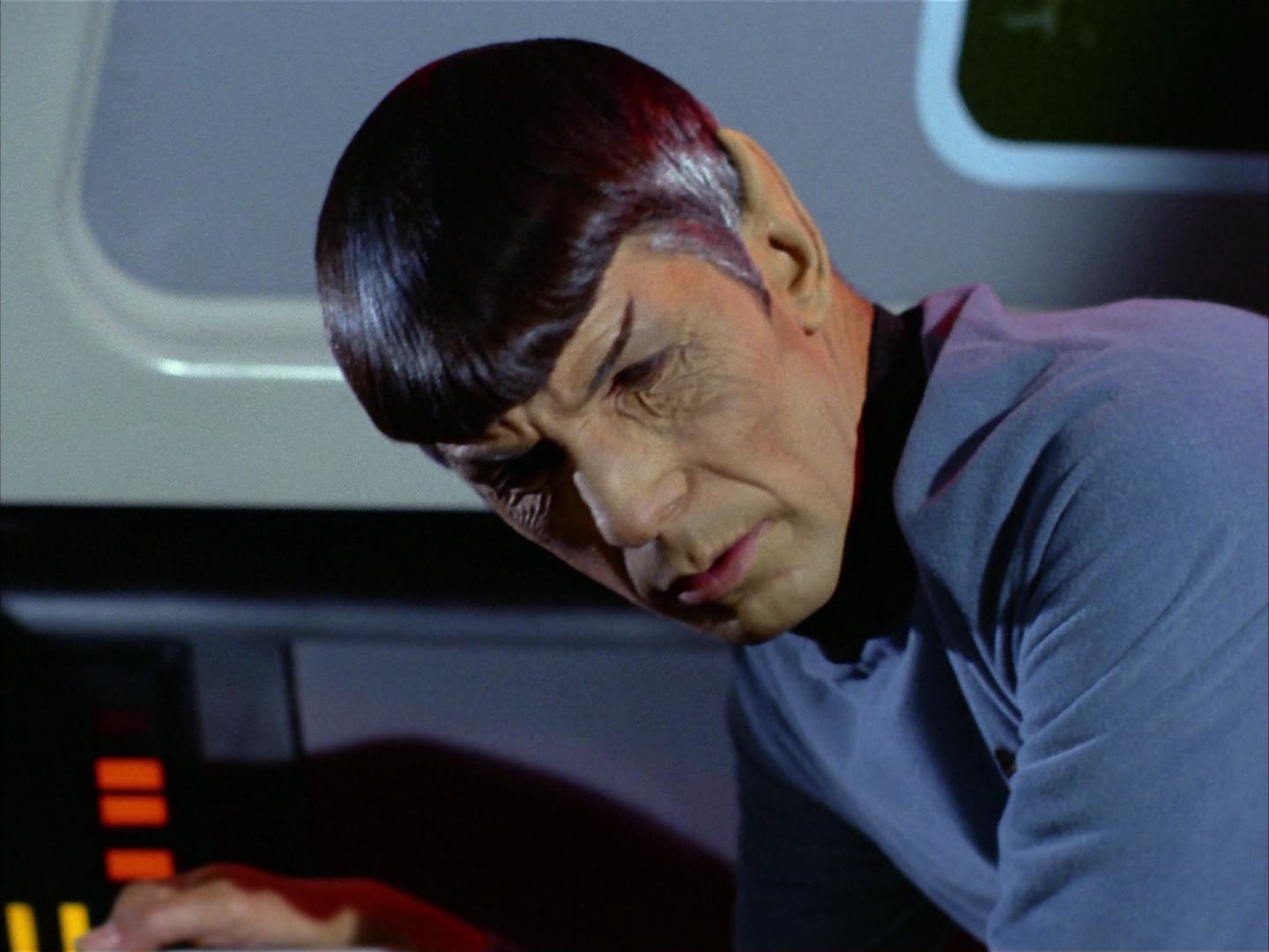 ariane179254_StarTrek_2x12_TheDeadlyYears_3196.jpg