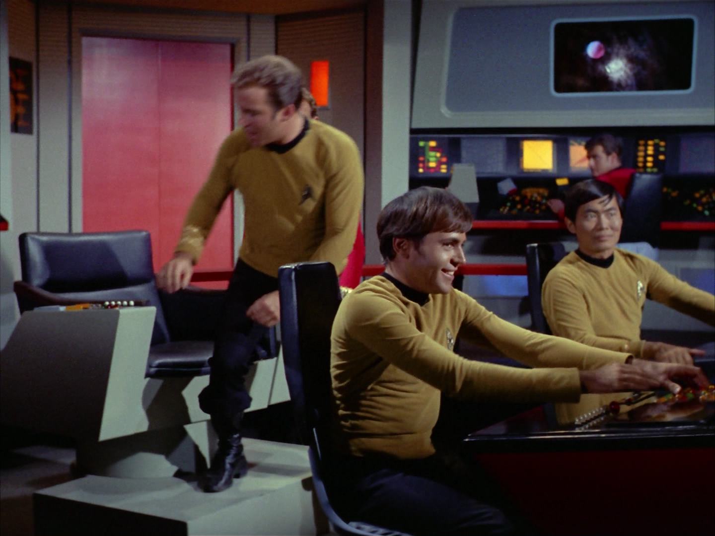 ariane179254_StarTrek_2x12_TheDeadlyYears_3204.jpg