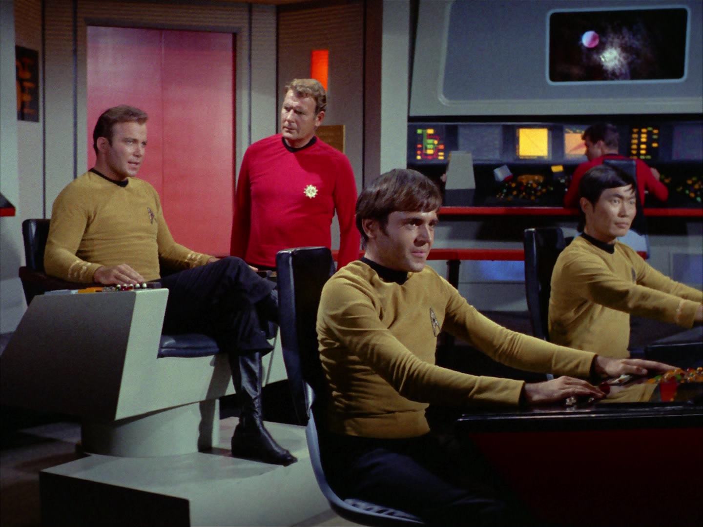 ariane179254_StarTrek_2x12_TheDeadlyYears_3230.jpg