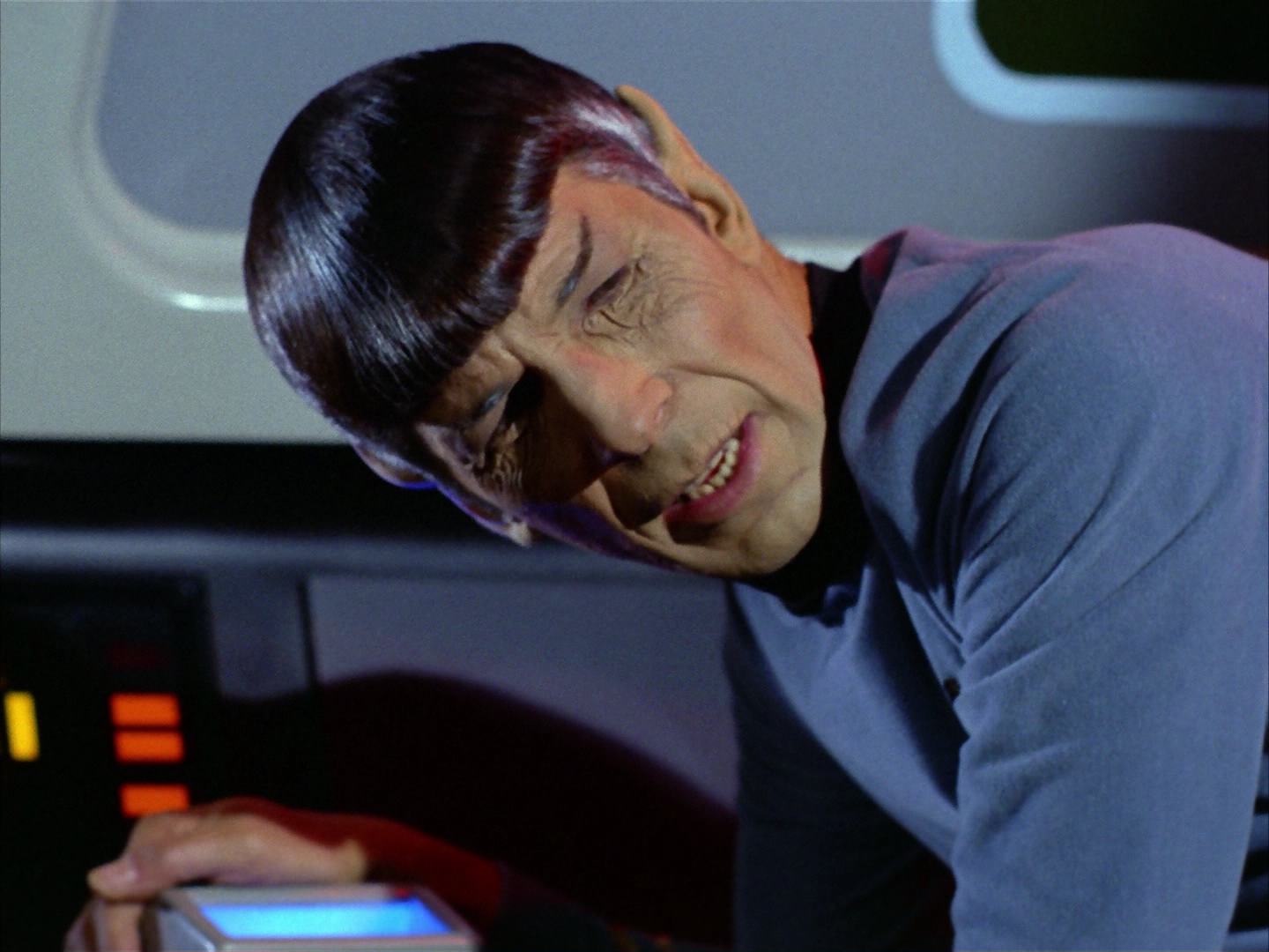 ariane179254_StarTrek_2x12_TheDeadlyYears_3239.jpg