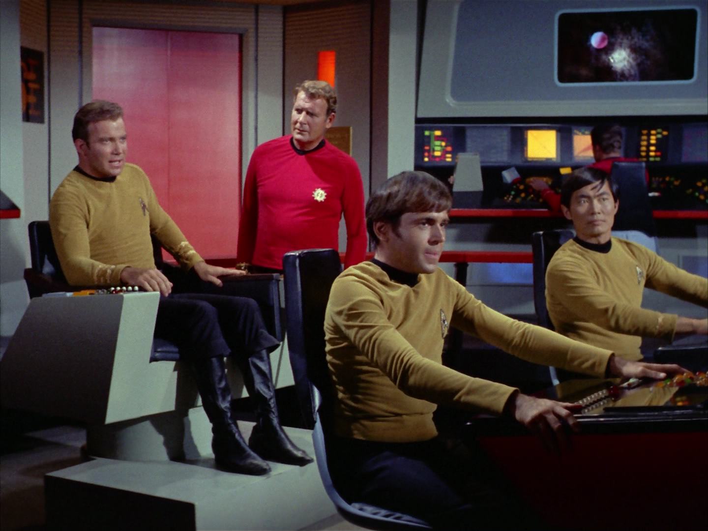 ariane179254_StarTrek_2x12_TheDeadlyYears_3253.jpg