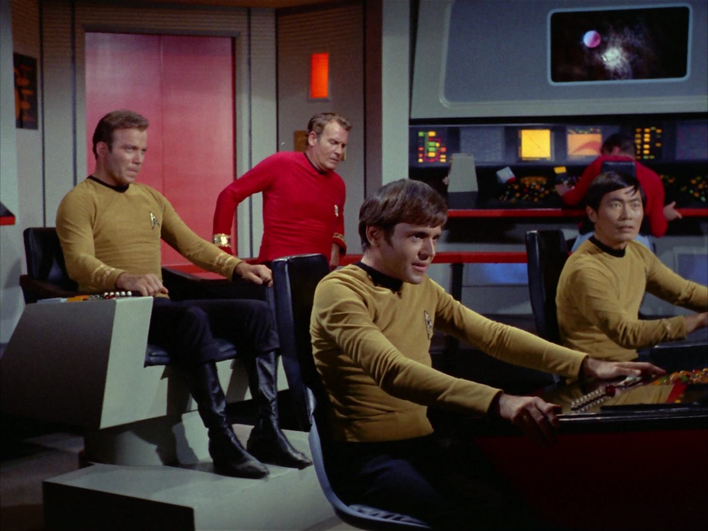 ariane179254_StarTrek_2x12_TheDeadlyYears_3269.jpg