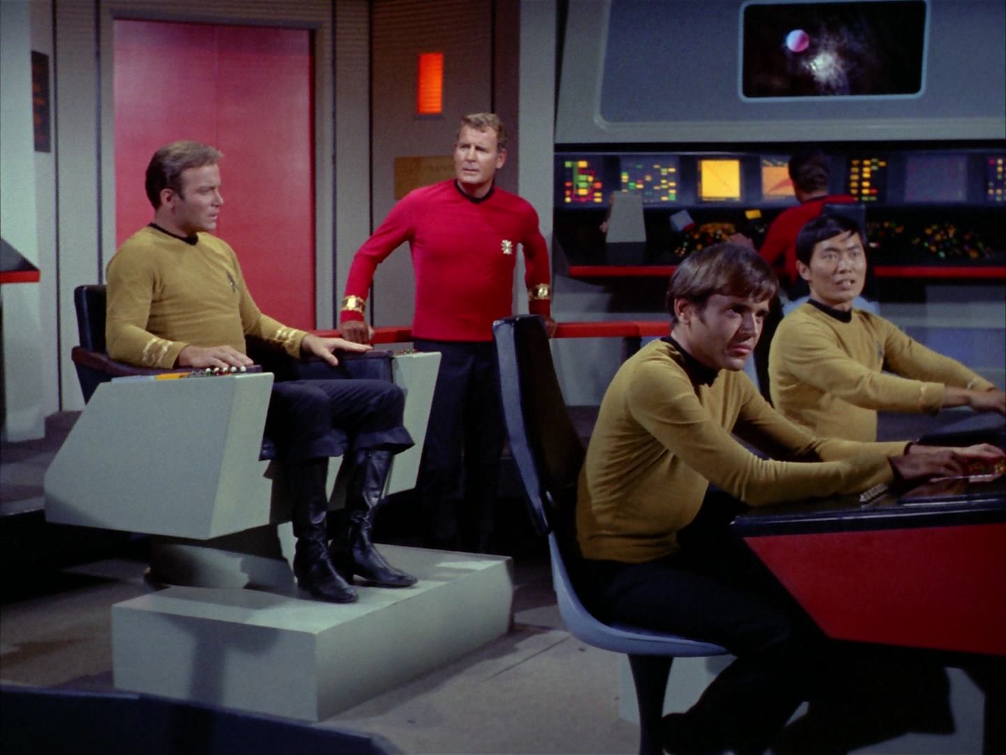 ariane179254_StarTrek_2x12_TheDeadlyYears_3280.jpg