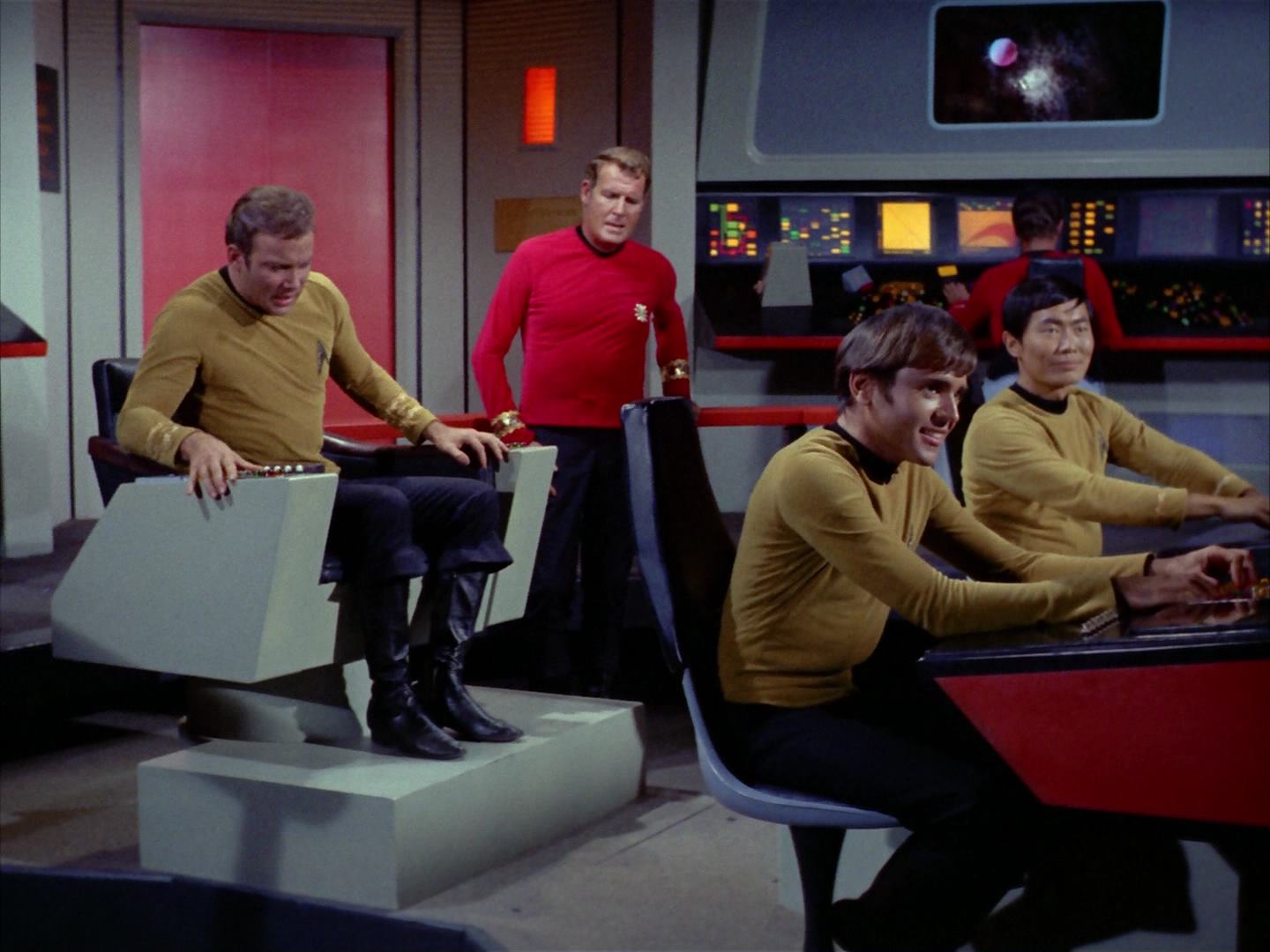 ariane179254_StarTrek_2x12_TheDeadlyYears_3284.jpg
