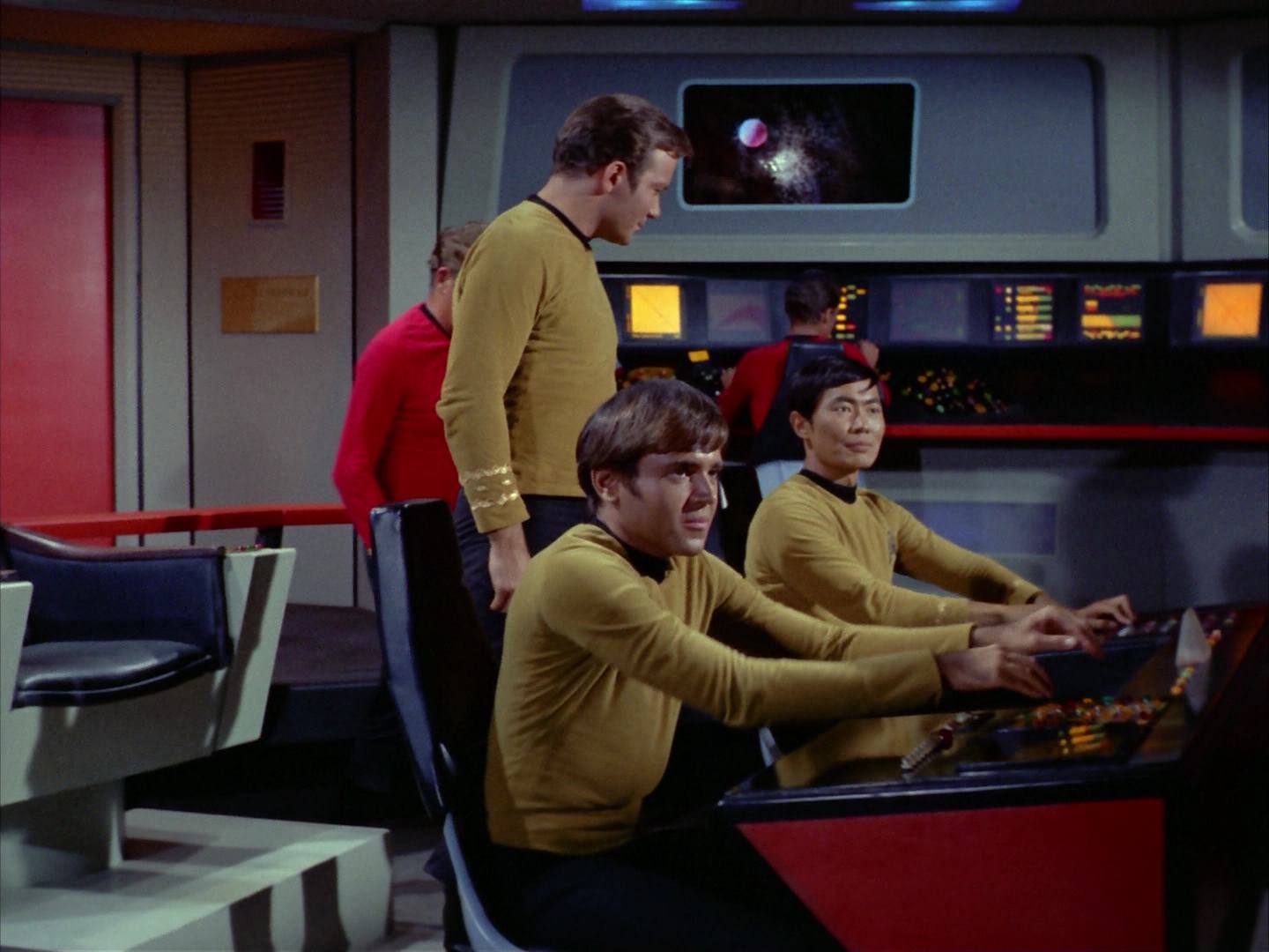 ariane179254_StarTrek_2x12_TheDeadlyYears_3293.jpg