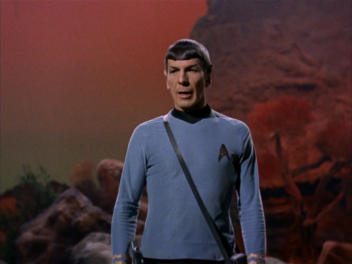 ariane179254_StarTrek_2x13_Obsession_0035.jpg