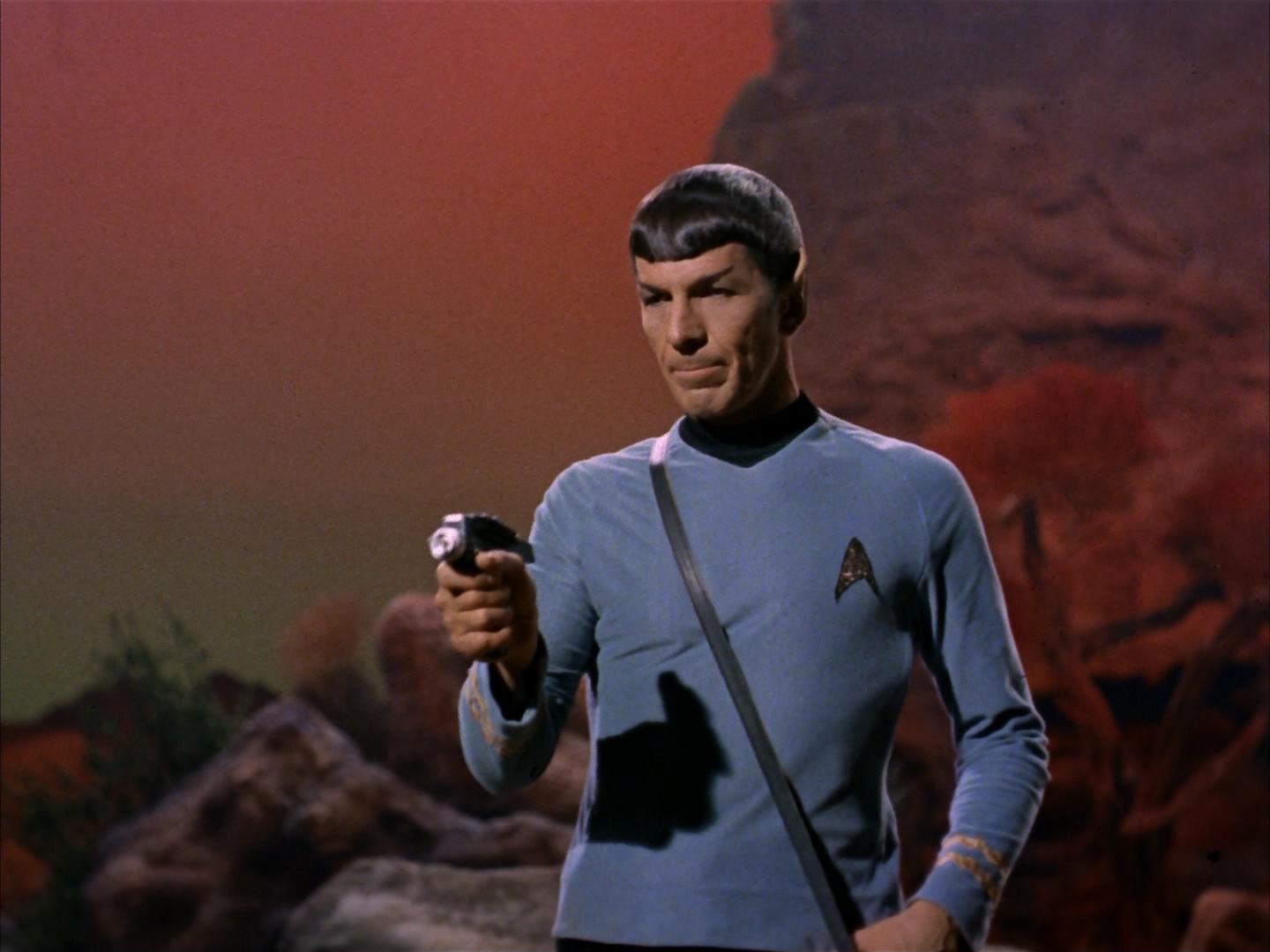 ariane179254_StarTrek_2x13_Obsession_0038.jpg